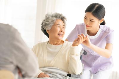 Tìm hiểu tác dụng của tổ yến đối với người già bị bệnh cao huyết áp 